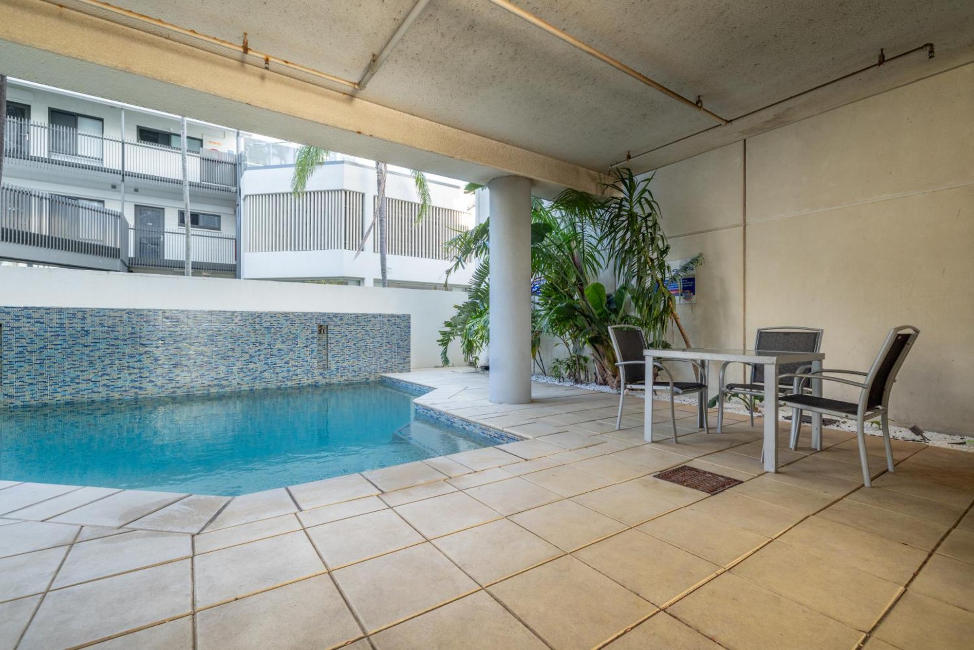 Oaks Townsville Metropole Hotel Экстерьер фото