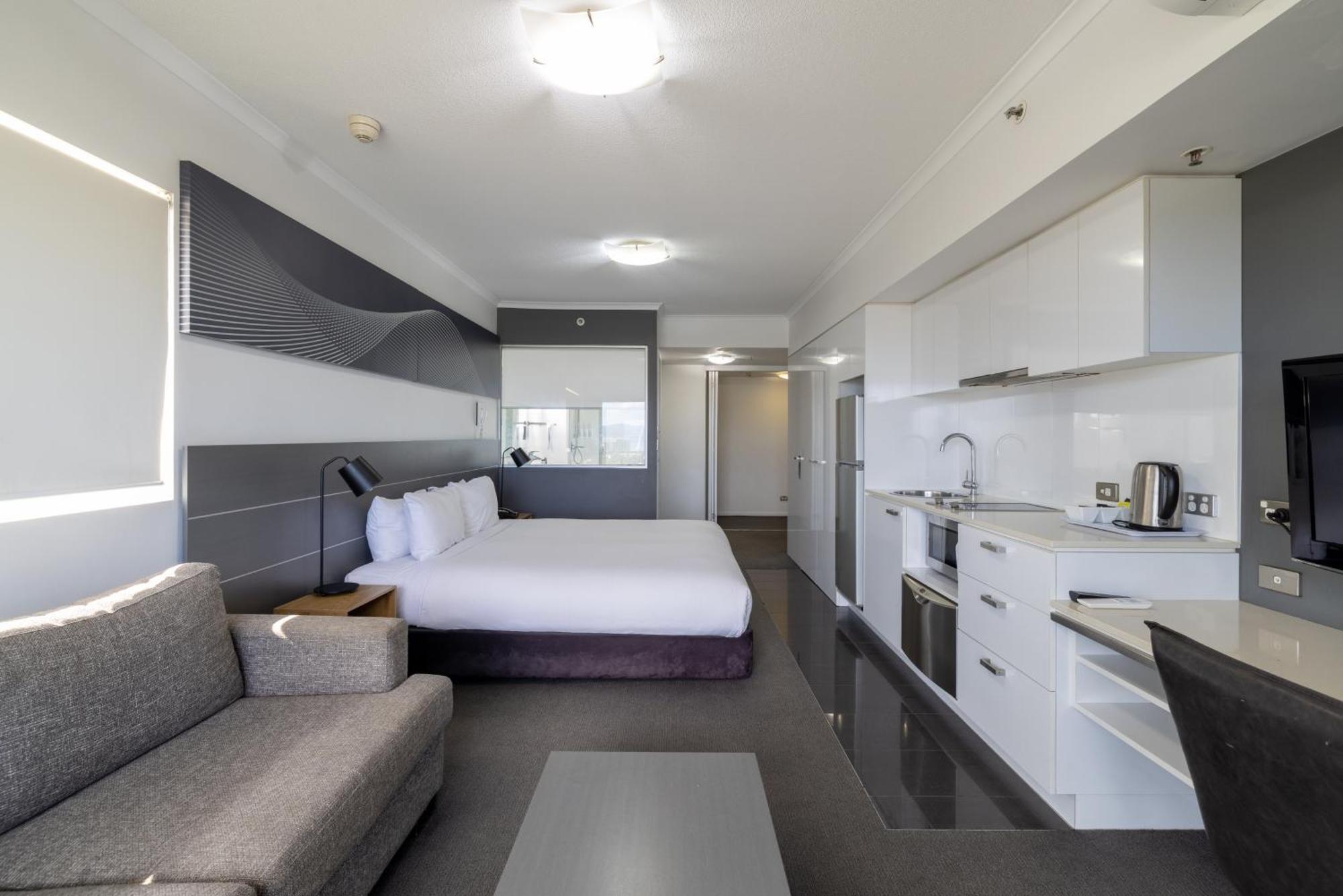 Oaks Townsville Metropole Hotel Экстерьер фото