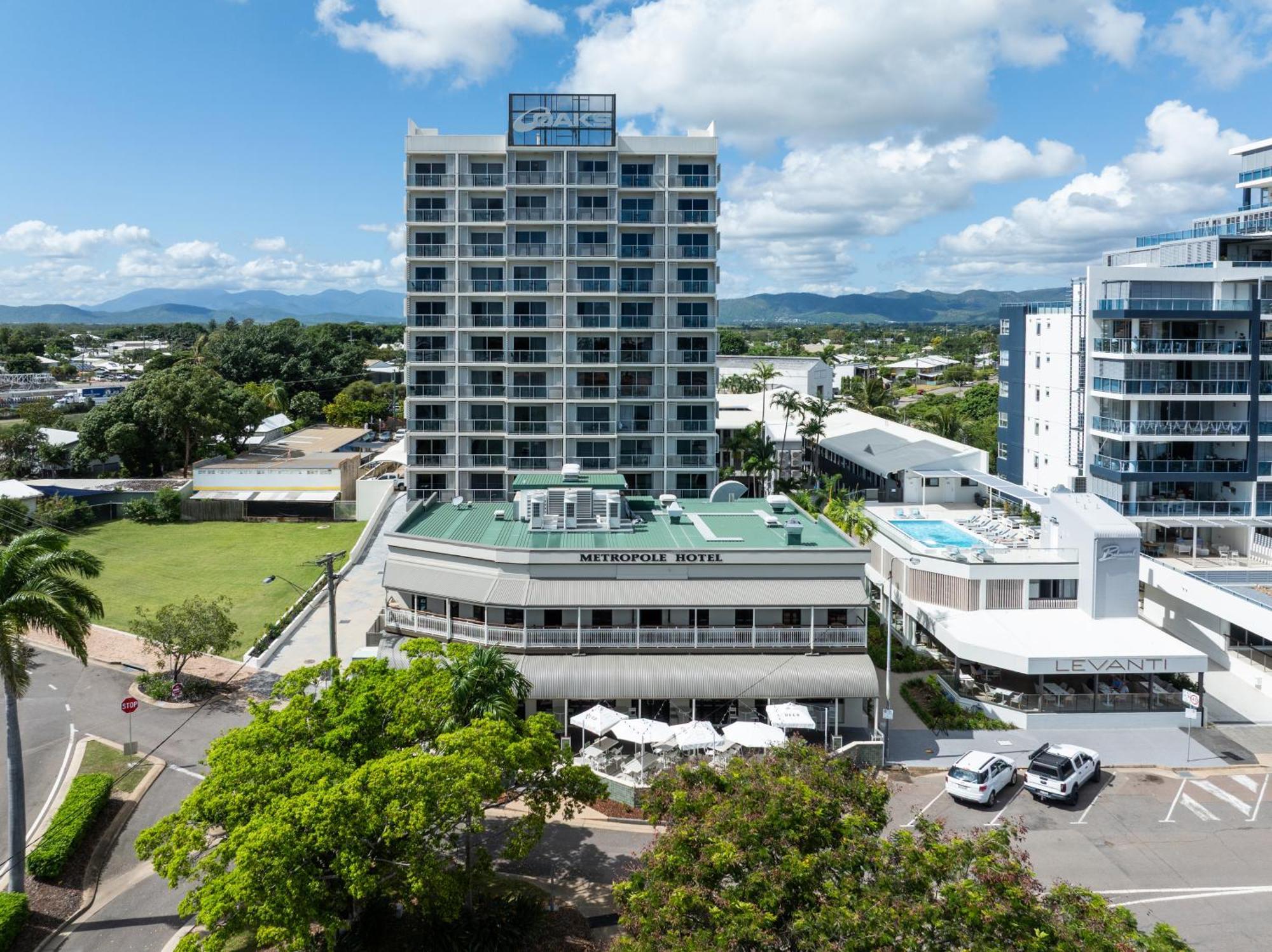 Oaks Townsville Metropole Hotel Экстерьер фото