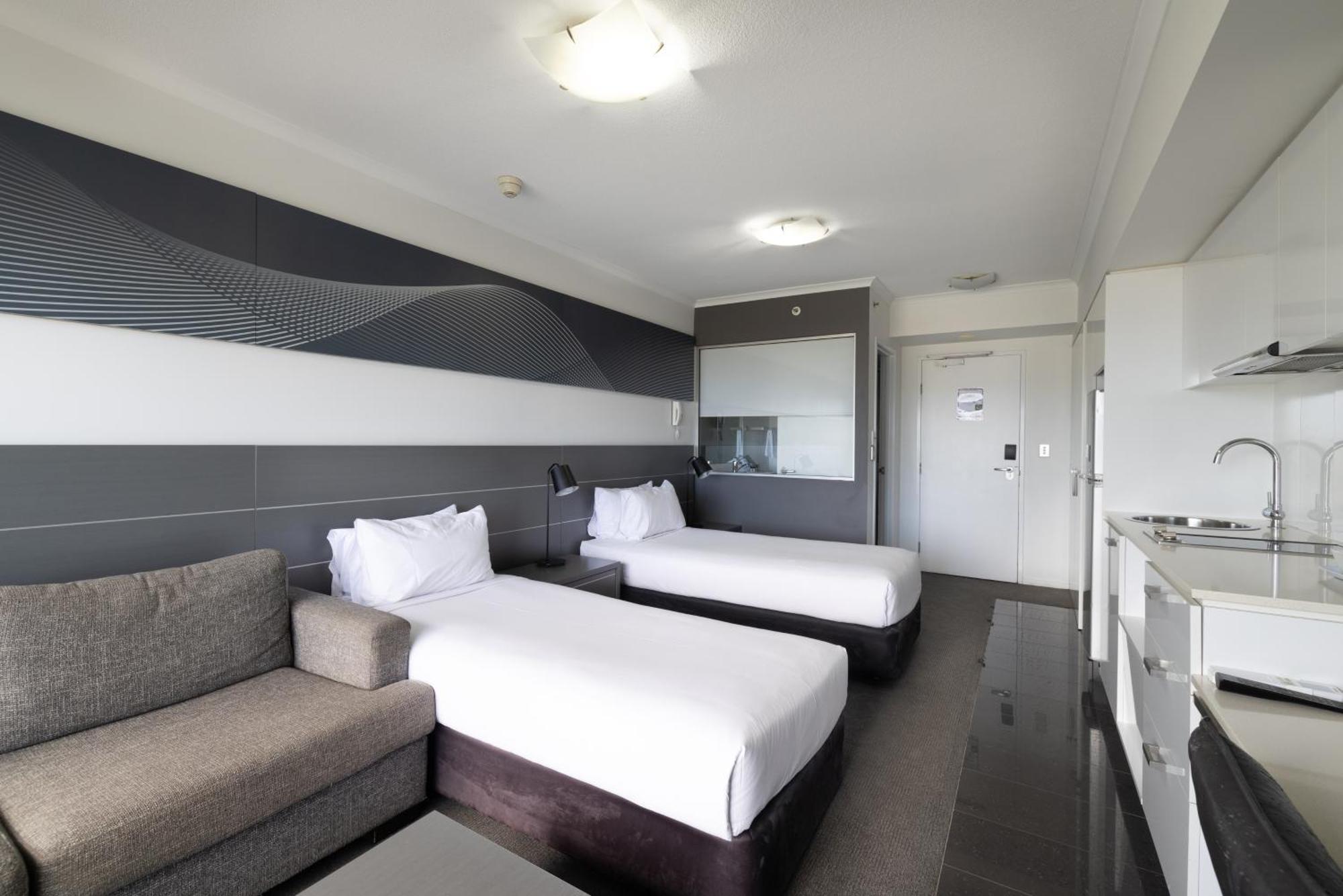 Oaks Townsville Metropole Hotel Экстерьер фото